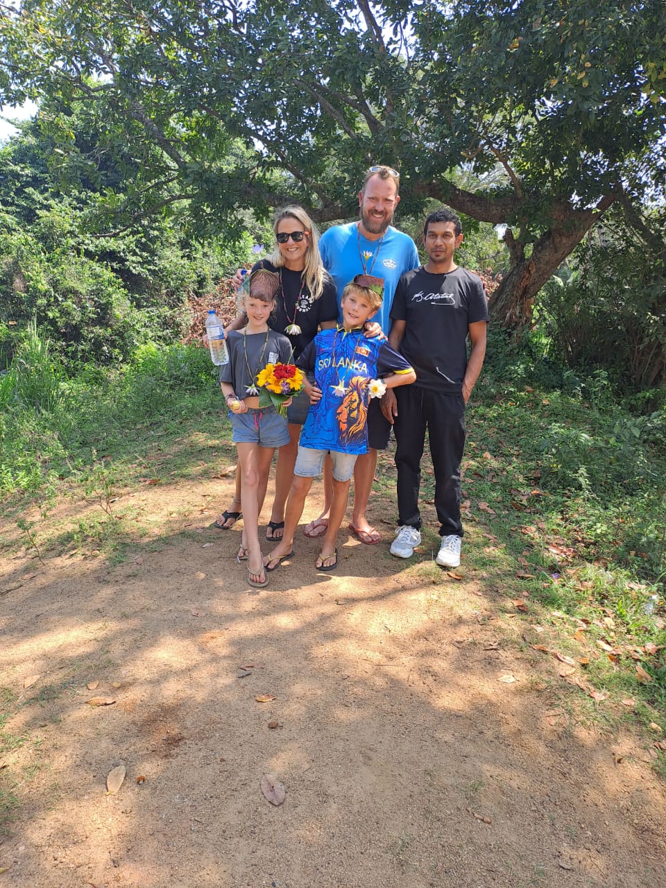 Happy travellers in Sri Lanka